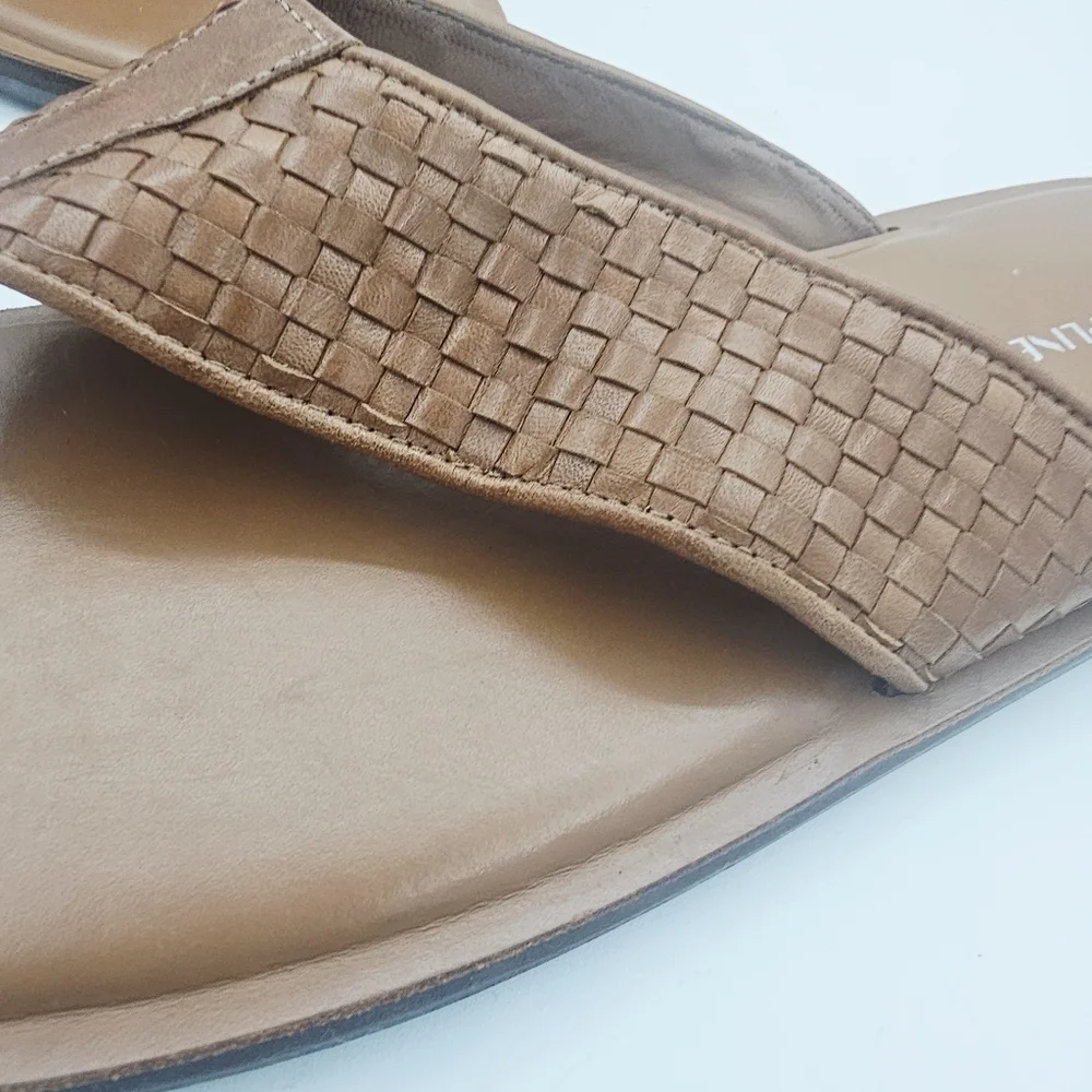 Donald J Pliner Palmer Calf Leather Flip-Flops Saddle/Cognac Size 12M NWOT
